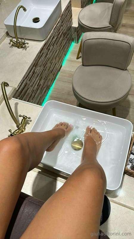 oggi trattamento VIP per questi piedini...🤭