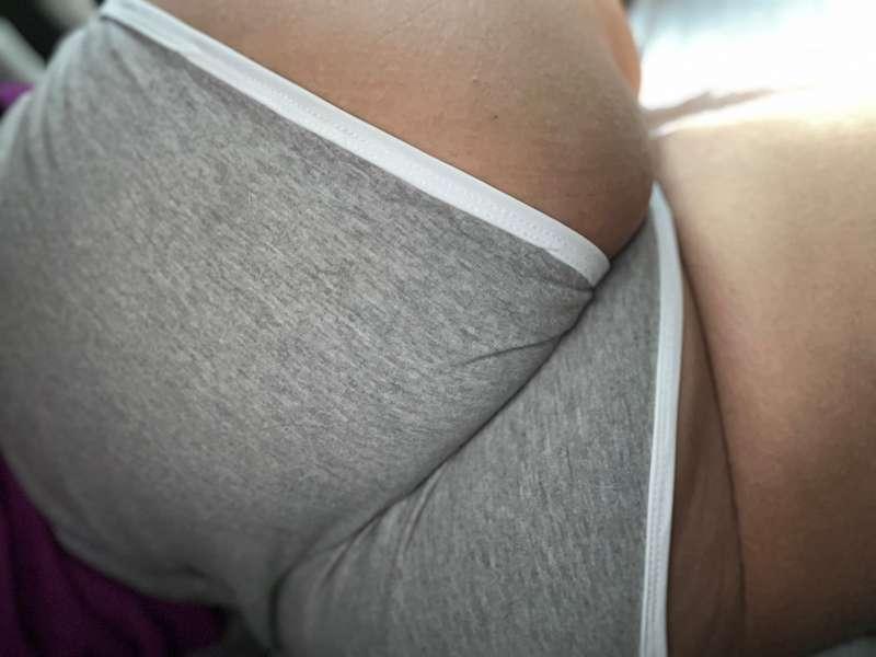 juicy booty. 🍑 