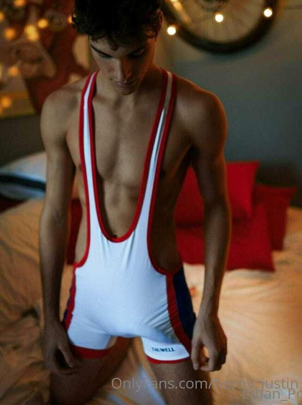 This has got to be my FAVORITE TWINK!!! His whole page is cu..