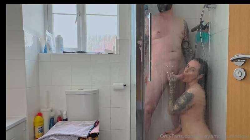 Some shower fun with @chesterfeelix coming your way 💦