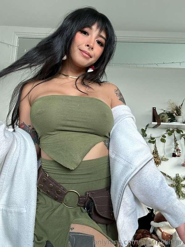 kinda like this color on me whataya think? 🙈💚