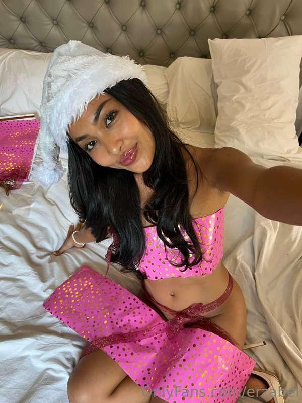 It's the season of giving! 👅🤭