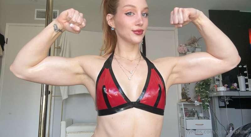 10 minutes of flexing/rubbing oil on my muscles in my latex ..
