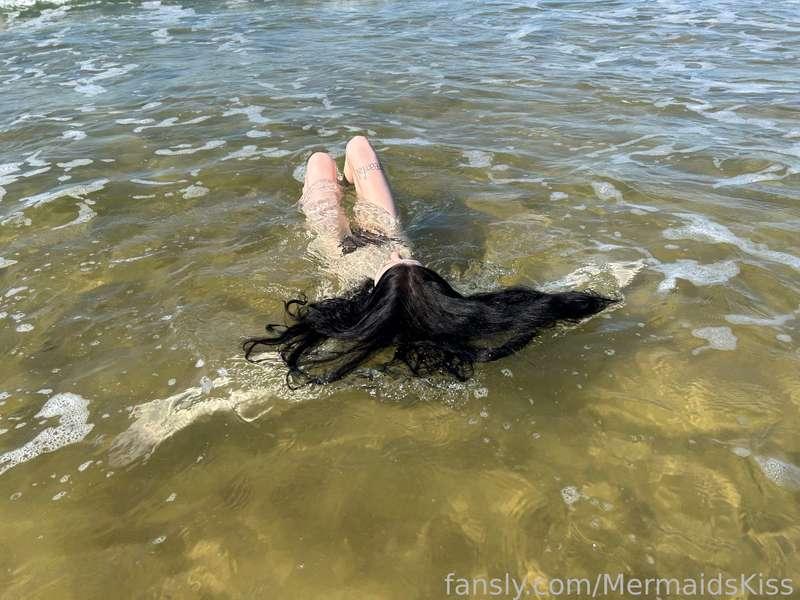 mermaidskiss image #0
