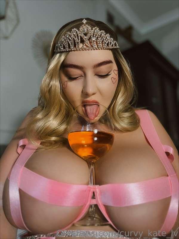 I could be a queen of the dance floor in some club tonight b..