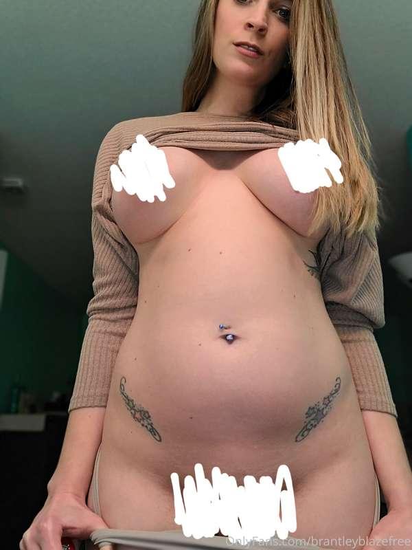 Wanna watch me play? Check your DMs 😈