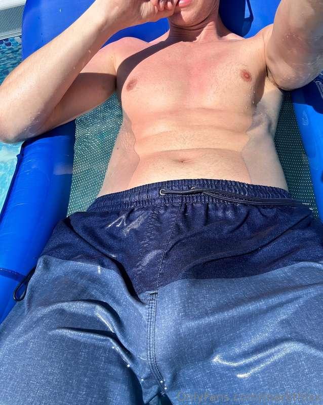 Need you here in my pool!