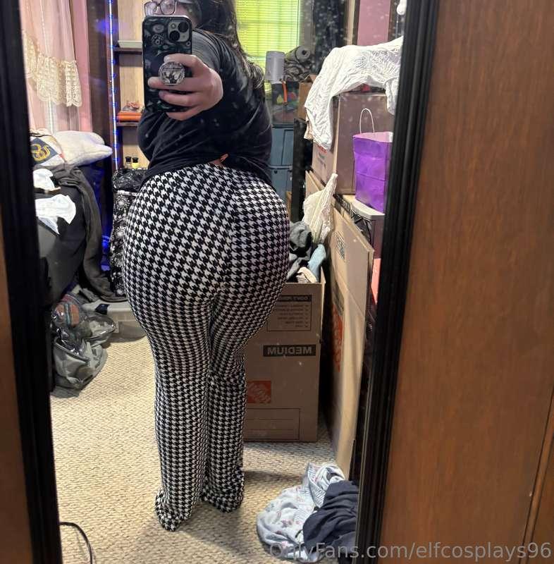 Do these pants make my ass look fat 🤔