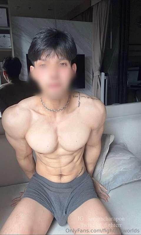 ผมชอบตื่นมาถ่ายรูปตอนเช้าให้ทุกคนดูนะ เพราะเวลาตื่นมาตอนเช้า..