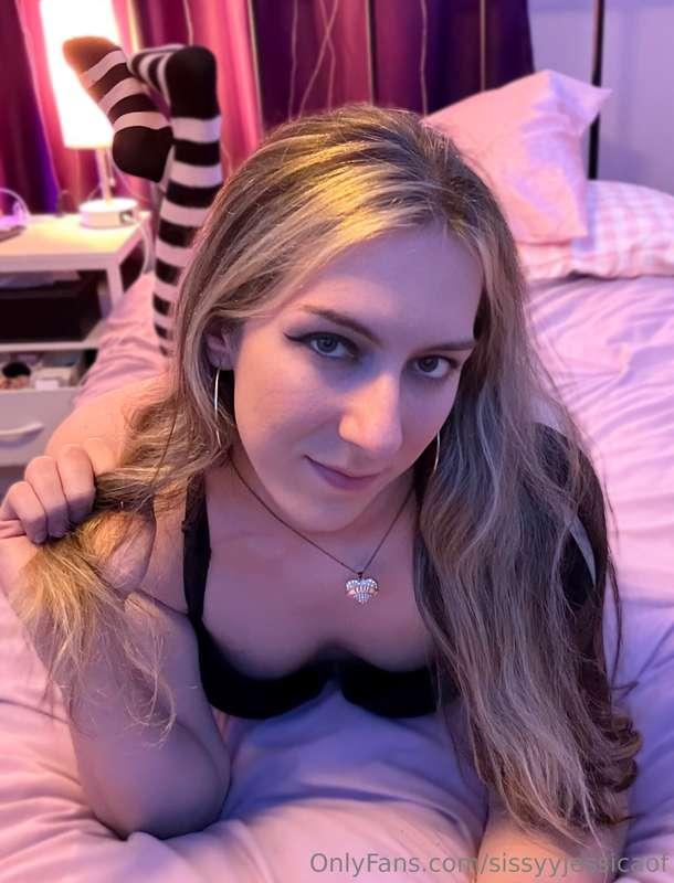 My new pfp! Now with titties 😍🖤 what do you think? 