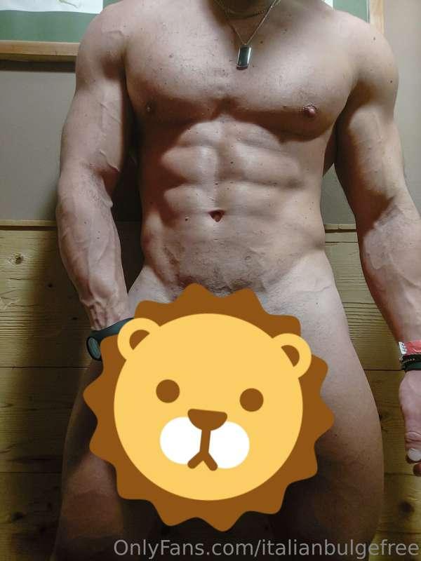 Tonight live at 9pm on my VIP profile.

It's free to see it👇..