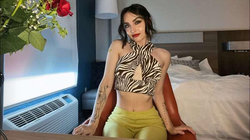 Early Release: ASMR | Repeating My Intro & Outro ( Finger Snapping, Upclose Tingles, Mouth Sounds )