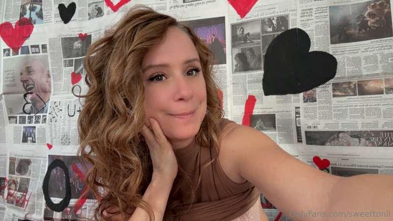 Would you bang me ? Tip $5 if yes. I have something for you:..