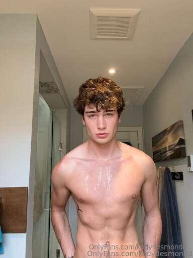 Kinda feelin hot and horny rn… who’s craving 🍆💦today? 😈😏