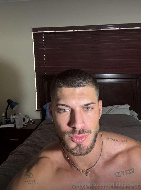 nikkibifree image #1