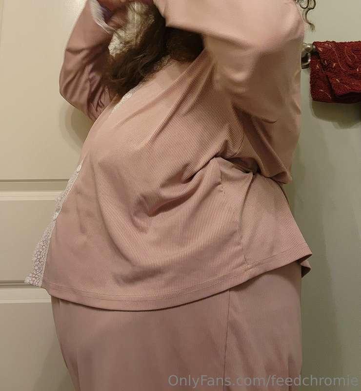 Nothing is very flattering nowadays >.> I feel like these pj..