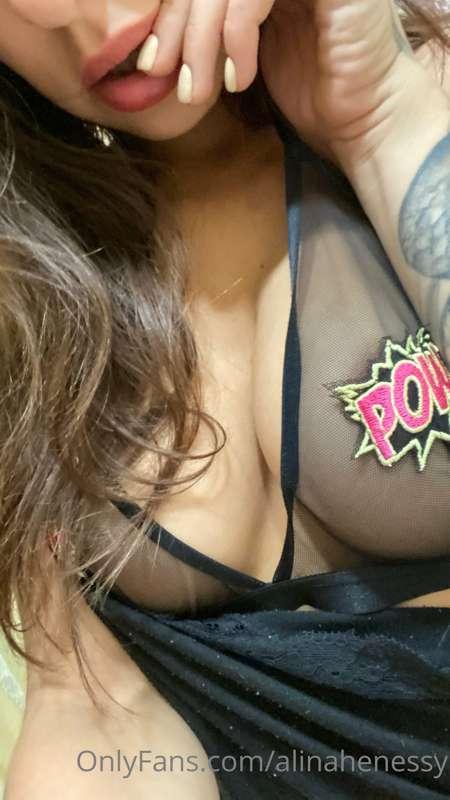 Pow babe! 💥 Would you like to have some fun with me? 🔥