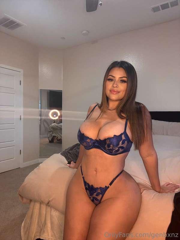 What should I wear tonight?? 🤔