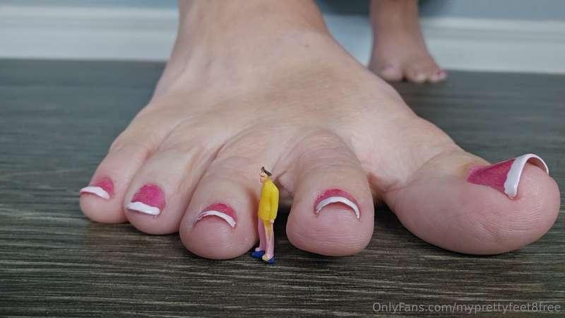 Nightmare or ultimate fantasy?@myprettyfeet8 