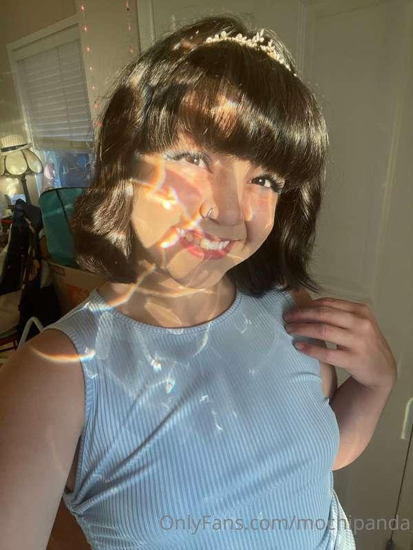 Sharing my silly selfies from a VERY happy birthday girl!🥳🥳 ..
