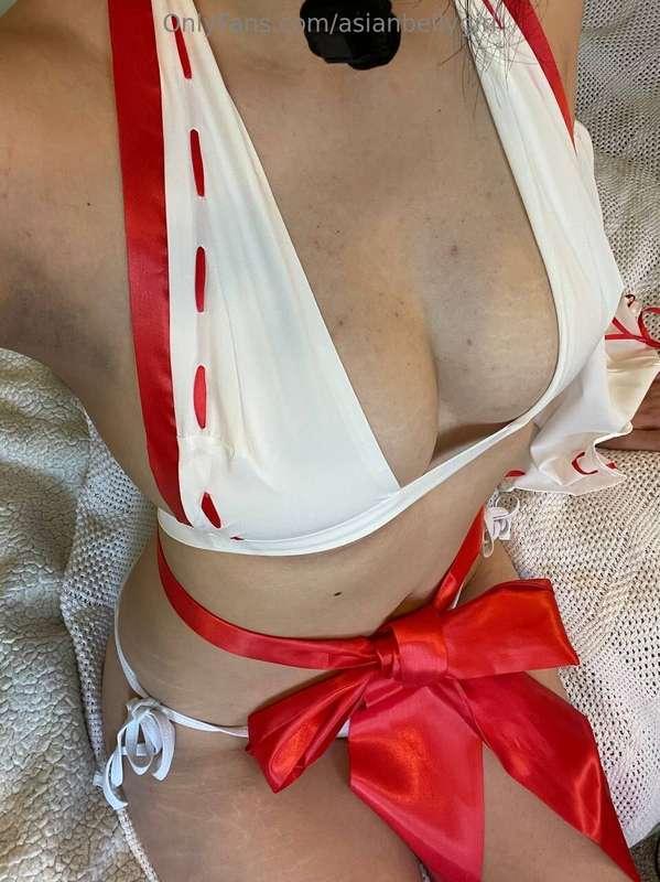would you unwrap me, onii-chan? (,,◕　⋏　◕,,)would you fill me..