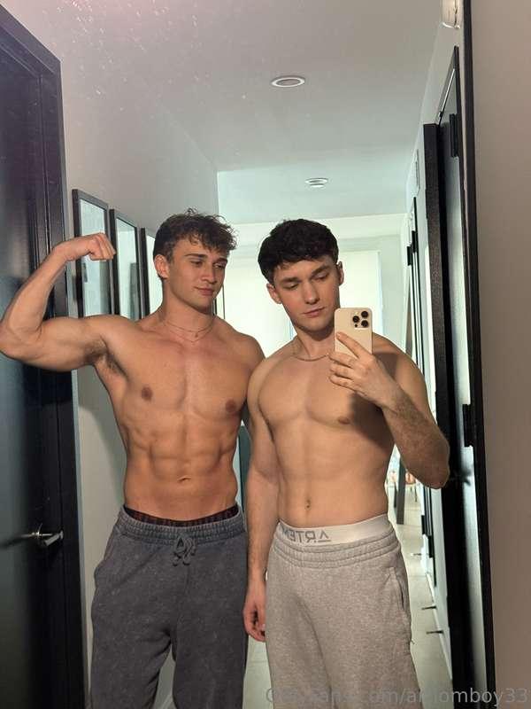 Leo came back and fucked me hard and came allOver my ass. Yo..