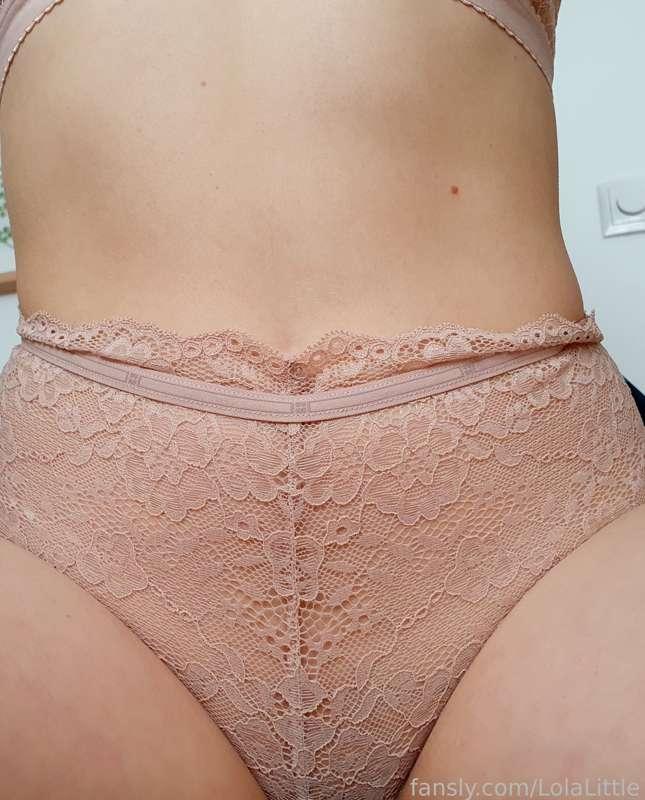 will you lick my tummy?

#tummy #belly #lingerie #flat #flatchest #funsized #german #pretty #slut #free #fyp
