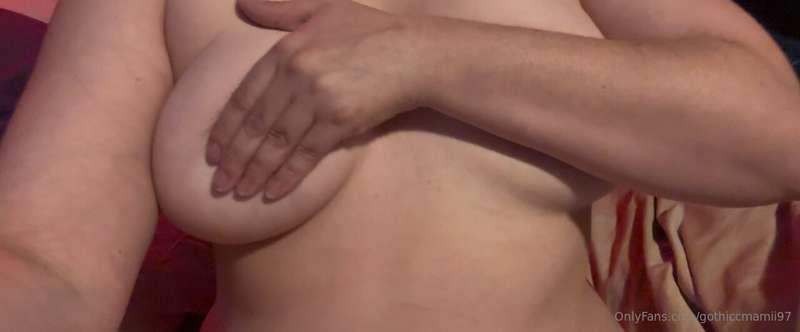gothiccmamii97 image #1