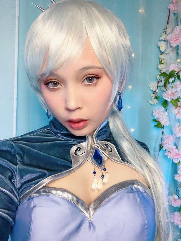 Weiss preview