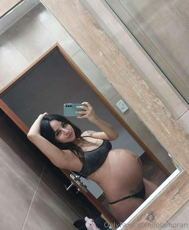 showing off my belly 😍❤️🥰🥰🥰