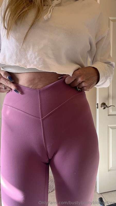 Check out my VIP page to see the same pics without my leggin..