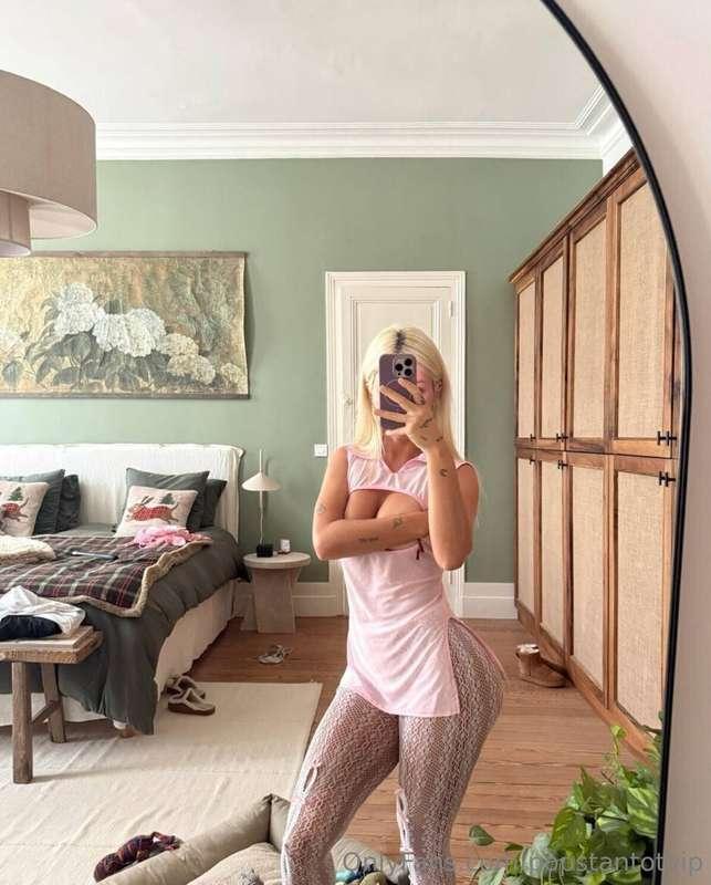 Do you think I'm hot and sexy? 😇