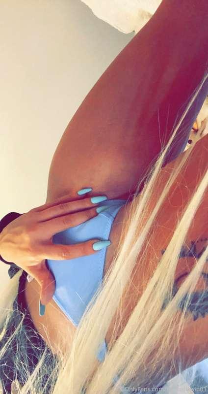 Wanna see what’s down here? 👀🤤💦