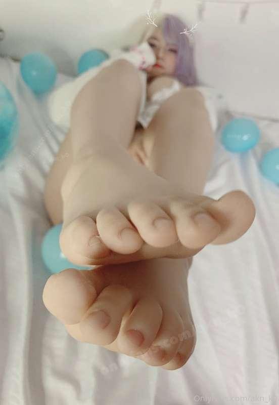 Varias fotitos de piesitos en el nuevo set 🥰
¿Quieres que te..