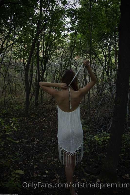 Stripping into the wild 😏🍃🍑                                 ..