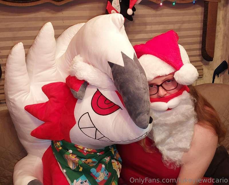 🎄Merry Christmas!!🎄
Me and Lycanroc have some special treats..