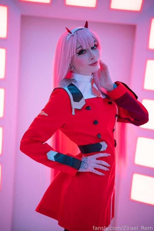 the set is for sale if you don’t wanna get subscription
🔥Zero two HD set🔥