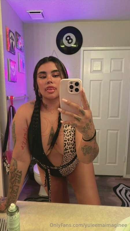 Feeling cute or whateva💋 I got a bunch of new content coming..