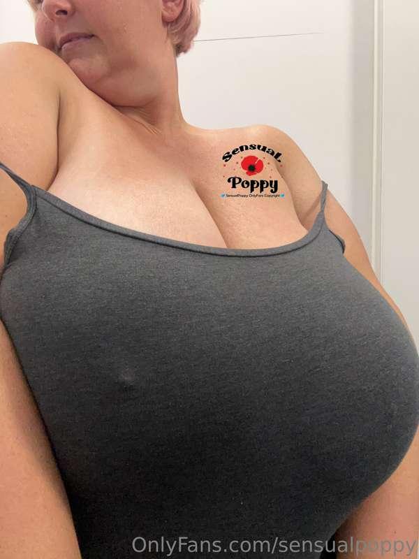 here is your Sensualpoppy…and her boobs🥰