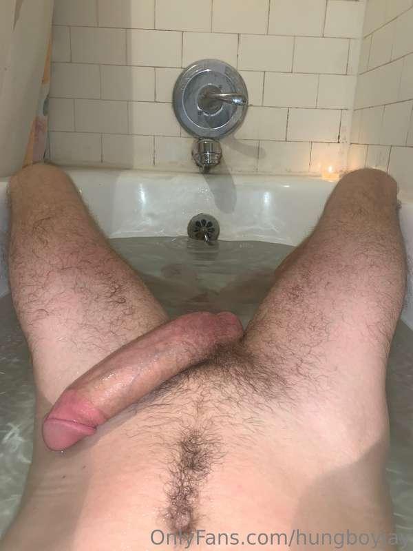 I love taking baths 🧼
