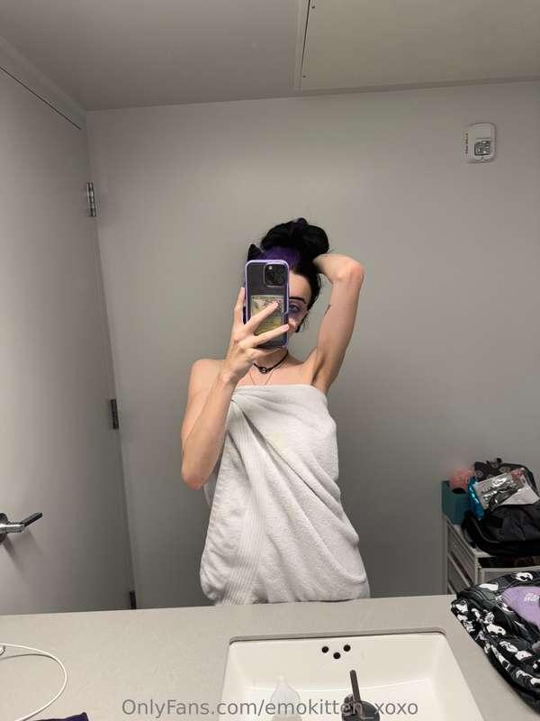 Do you want the version without the towel?👀 you know what to..