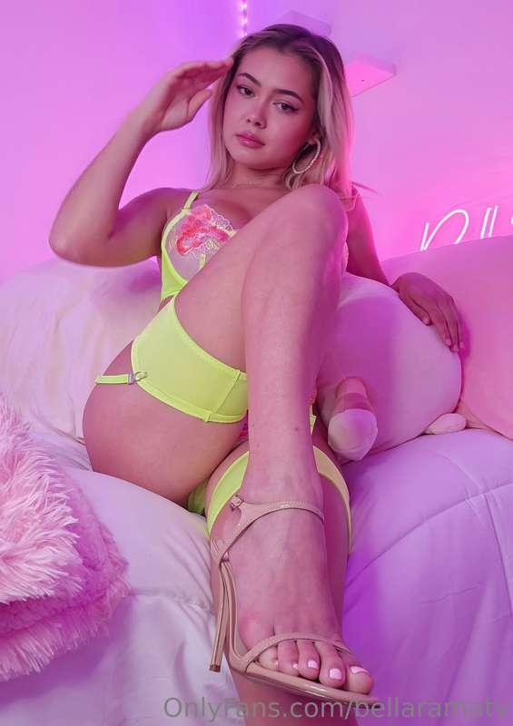 I want your eyes on me 🥰