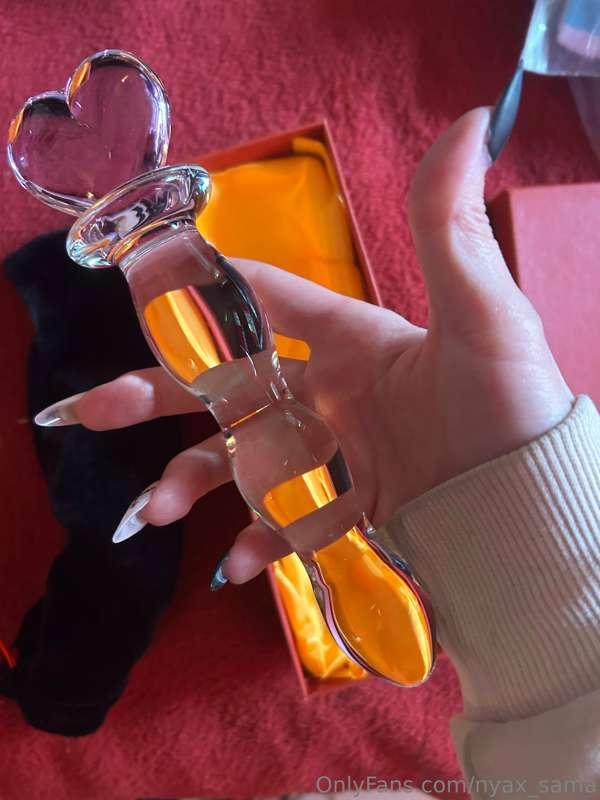 New toy for my ass🩷😏
Nuevo juguetito para mi traserito 

Wha..