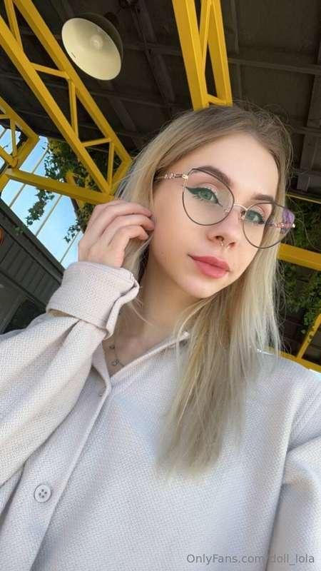 Relax for mind and body, nature, beautiful flowers and fores..