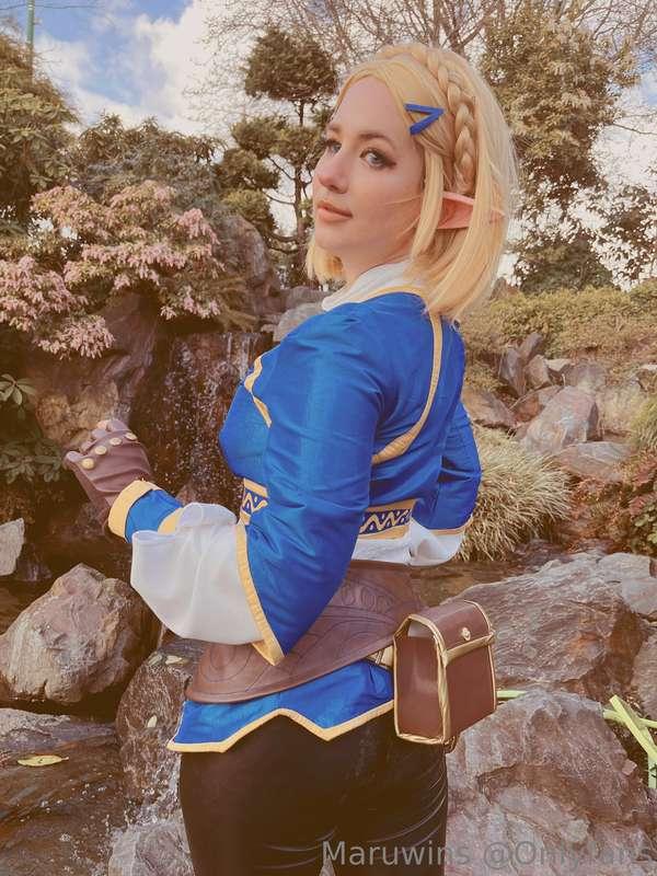 Went to a small con today! I wore my Zelda cosplay, it was t..