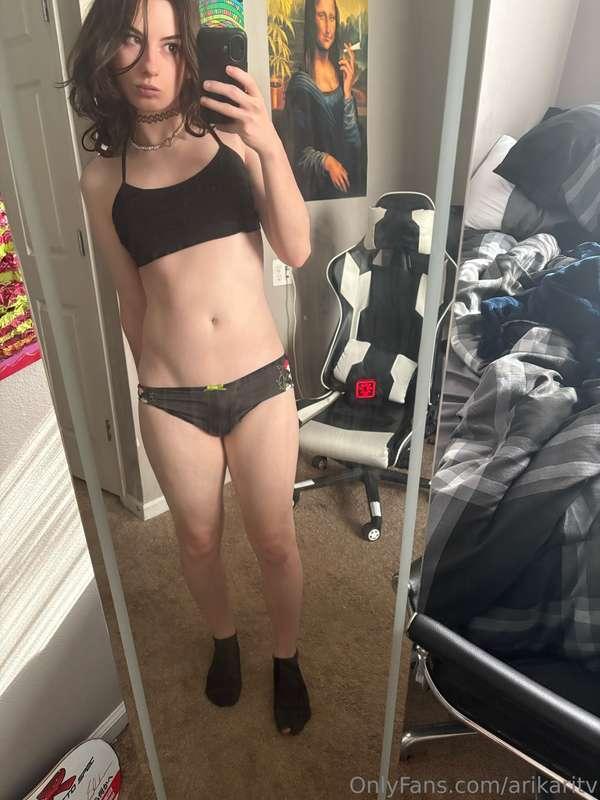 Woke up like this… Who wants to have a sleepover 💤😋