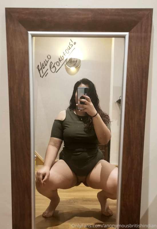 Someone cum and fuck me by the Christmas tree... 🎄