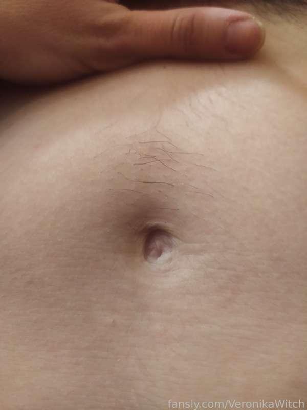 My bellybutton is waiting for your cum☺️💧

#tummy #belly #bellyfetish #bellybutton #bellybuttonfetish #navel #navelfetish #fit #bellycloseup #navelcloseup #bellybuttoncloseup #longhair #greneyes #darkhair #brunette #slim #petite #skinny 