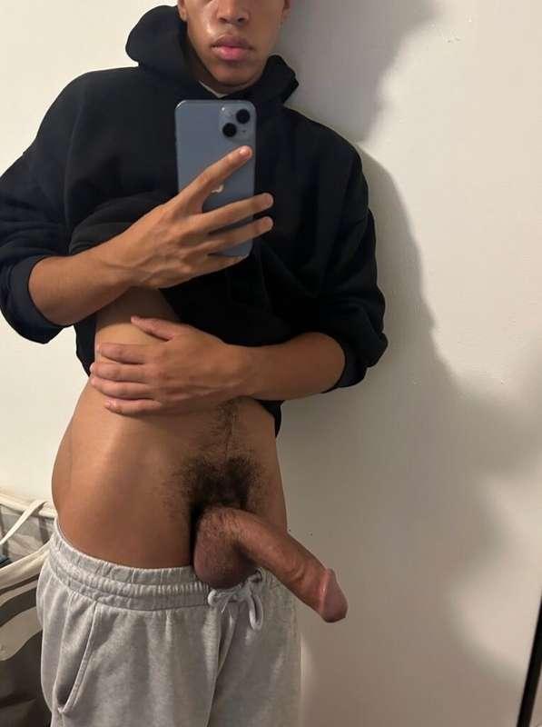 too close for comfort😅