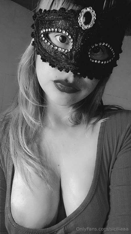 ✨✨   @krismy_hott   ✨✨
 ✨✨   @krismy_hott   ✨✨
 ✨✨   @krismy..